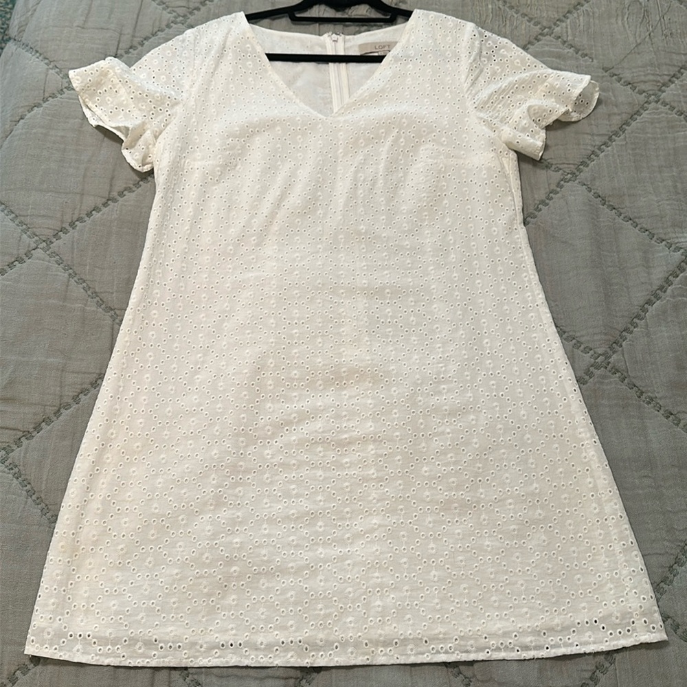 LOFT White Eyelet V-Neck Mini Lace Shift Dress Size 8